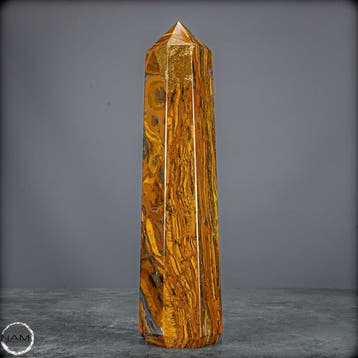 Krachtige tijgeroog-obelisk – Natuurlijke elegantie uit