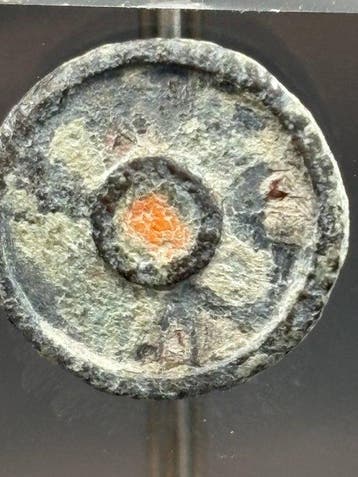 Oud-Romeins, Keizerrijk Brons Discoïde fibula met