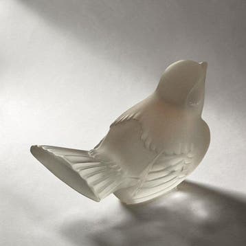 Lalique - René Lalique - Statuette, Moineau (Tête Haute), Antiek en Kunst, Antiek | Glaswerk en Kristal