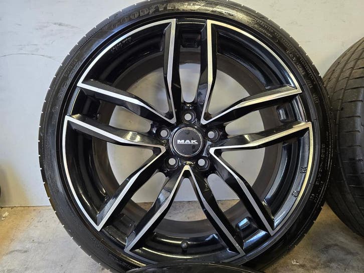 Leon A3 Altea Octavia Golf Caddy 18 inch velgen zomerbanden, Auto-onderdelen, Banden en Velgen, 18 inch, Zomerbanden, 225 mm, Personenwagen