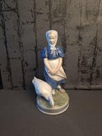 Royal Copenhagen - Christel Marott - Figuur - The Goose Girl, Antiek en Kunst, Antiek | Glaswerk en Kristal