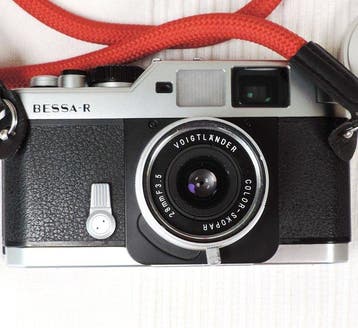 Voigtländer Bessa-R + Color-Skopar 28mm f/3.5 LTM Lens