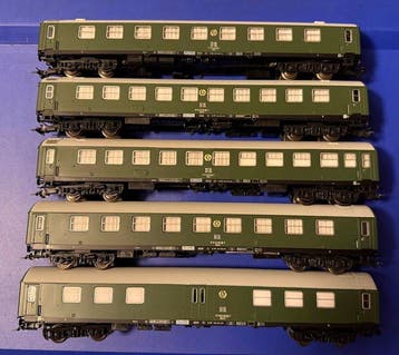 Piko H0 - Modeltrein personenwagen (5) - Vijfdelige, Hobby en Vrije tijd, Nieuw