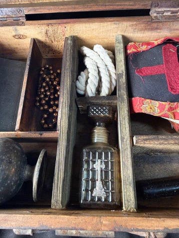 Koffertje Demonische Exorcisme Victoriano Taxidermie, Antiek en Kunst