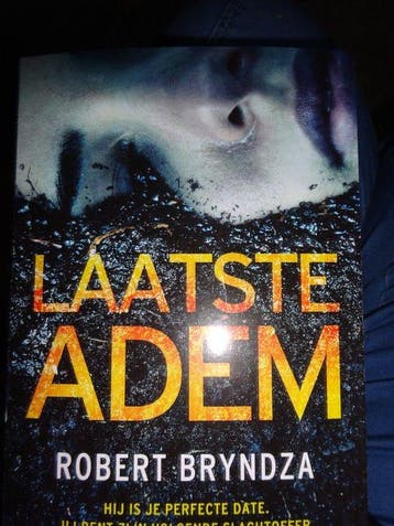 Laatste Adem Robert Bryndza 9789049204105 Robert Bryndza, Boeken, Verzenden, Gelezen, Robert Bryndza