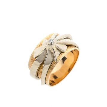 Vintage bicolor gouden ring met diamant; 0,05 ct., Handtassen en Accessoires, Ringen, Gebruikt, Ophalen of Verzenden, 17 tot 18