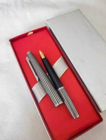 Platinum - Vintage Platinum Fountain Pen with 18K Gold Nib -