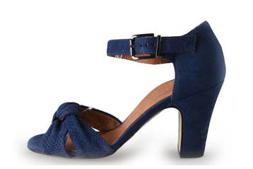 Mano Pumps in maat 38 Blauw, Kleding | Dames, Pumps, Mano, Zo goed als nieuw, Verzenden