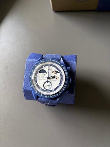 Swatch - Mission to Earthphase Moonshine Gold - Hunter Moon, Nieuw