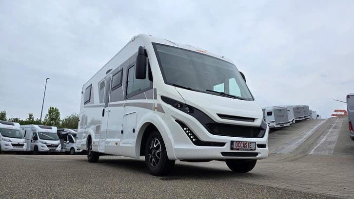 McLouis Carat 881 slechts 28829 km , hef- en queensbed 04862, Caravans en Kamperen, Mobilhomes, Cassettetoilet, Handgeschakeld