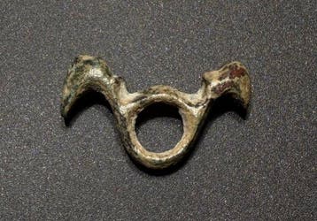 Viking periode Brons Zeldzaam amulet met een uiterst