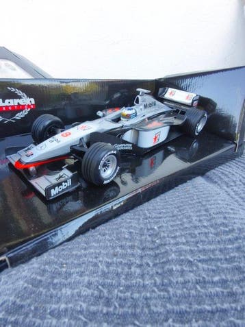 Minichamps 1:18 - Modelauto - McLaren Mercedes MP4/13 Mikka, Hobby en Vrije tijd, Nieuw