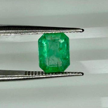 Vert Émeraude - 1.60 ct - International Gemological