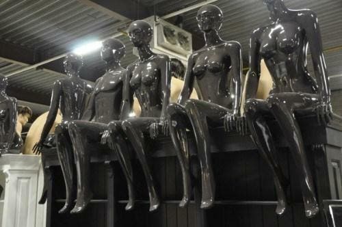 *TIP*  zittende Dames etalagepoppen van exclusief A-merk, Zakelijke goederen, Kantoor en Winkelinrichting | Winkel en Inventaris