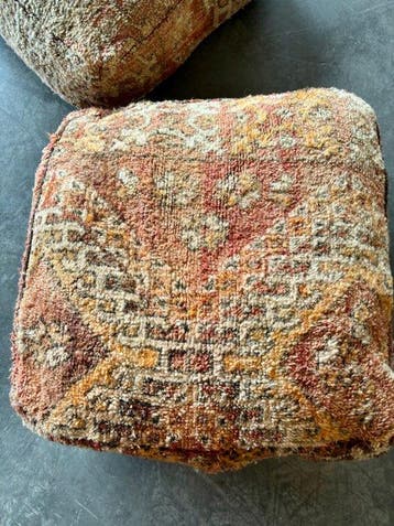 Poef - Twee handgemaakte Marokkaanse bohemien poefs van wol