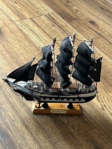 Modèle réduit de bateau de constructeur naval
