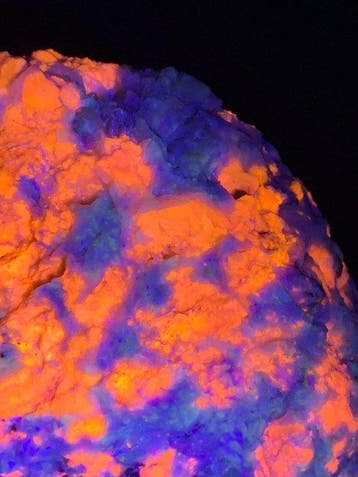 Rijke fluorescerende hackmanietmonster uit Badakhshan,