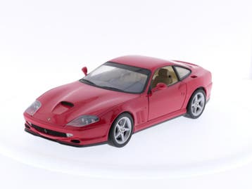 Schaal 1:18 UT-Models 180076020 Ferrari F550 Maranello 19..., Ophalen of Verzenden, Gebruikt