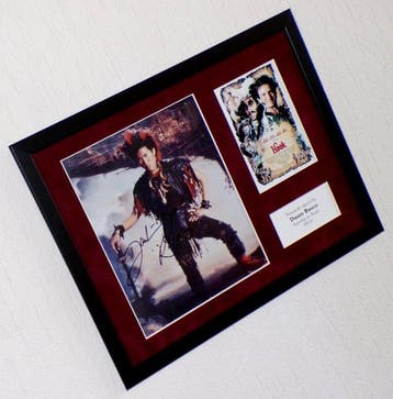 Hook - Dante Basco (Rufio) Premium Framed, signed +, Nieuw