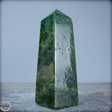 Zeer zeldzame natuurlijke jade-nephriet Crystal-Obelisk,