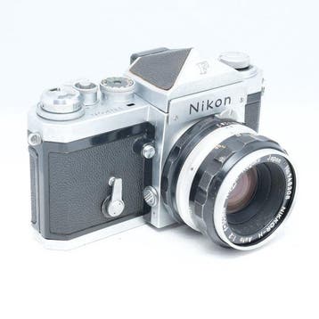 Nikon F Eye-Level Silver + Nikkor-H Auto 50mm F2 Analoge, Nieuw