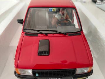 Laudoracing-Model 1:18 - Model sedan - Innocenti De Tomaso