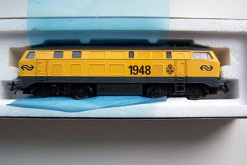 Roco H0 - 63494 - Diesellocomotief (1) - BR 215 - NS, Nieuw