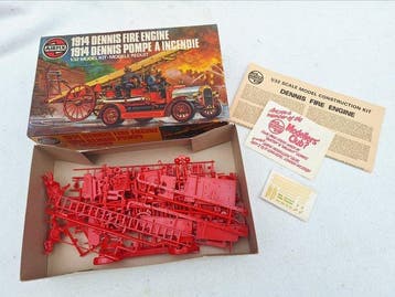 Airfix 1:32 - Model vrachtwagen - Dennis - Bouwdoos, Nieuw