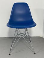 Vitra - Charles & Ray Eames - Stoel - DSR - Plastic, Staal,