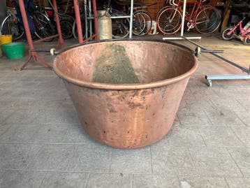 Decoratief ornament - Italië - koperen pannetje/ketel
