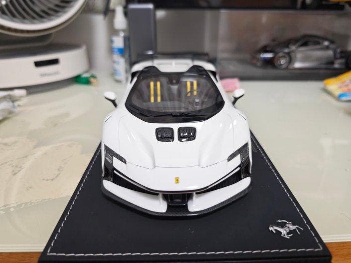 BBR 1:18 - Modelauto - Ferrari sf90xx spider bianco cervino, Hobby en Vrije tijd, Modelauto's | 1:5 tot 1:12
