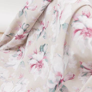 BA220 - Romantische bloemmotief meubelstof – Roze