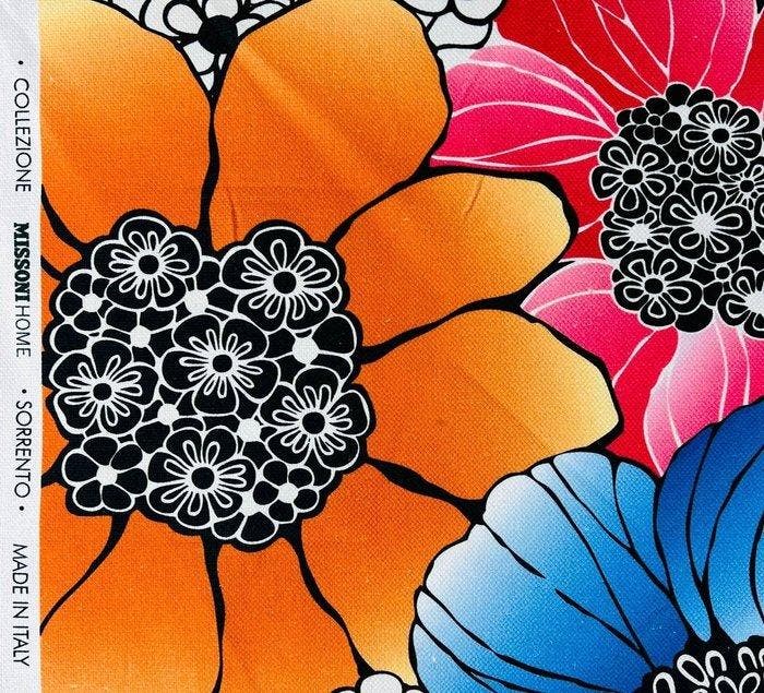 New set of four cushions. Two of them made with Missoni Home, Antiek en Kunst, Antiek | Tapijten, Tafelkleden en Textiel