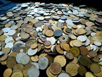 Europe. 1,5 KG vintage tokens, medals, jetons, exonumia.