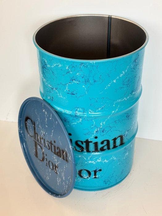 Rob VanMore - Barrel Christian Dior, Antiquités & Art, Art | Objets design