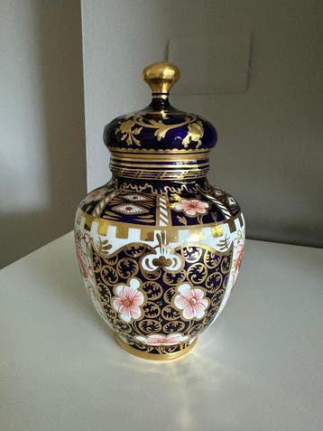 Royal Crown Derby - dekselvaas - 6299 - Porselein - Imari
