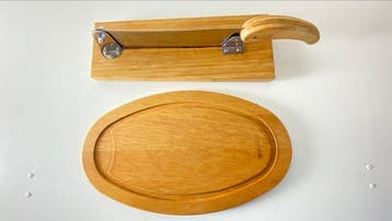 Coupe-pain (2) - Acier, Bois