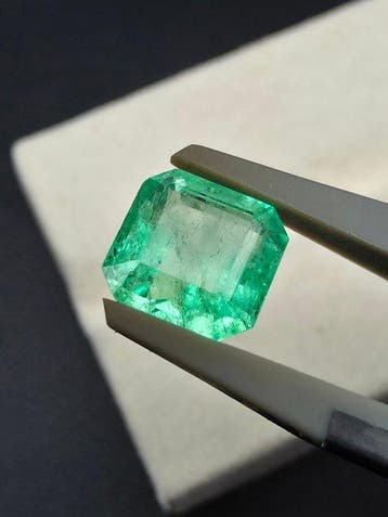Groen Smaragd - 2.09 ct - International Gemological