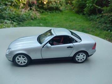 Norev 1:18 - Modelauto - Mercedes-Benz SLK uit 1996 - heel