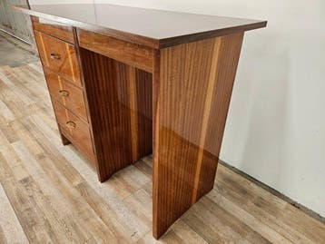 Bureau - Italiaanse vintage bureau met laden - Hout,