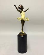 sculptuur, De jonge Ballerina naar Ferdinand Preis - 32 cm -