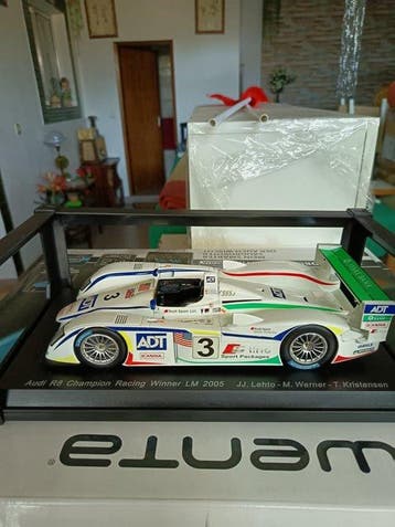 Spark 1:18 - Modelauto - Audi R8 #3 Champion Racing Winner