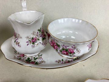 Royal Albert - Tasse et soucoupe (14) - Porcelaine