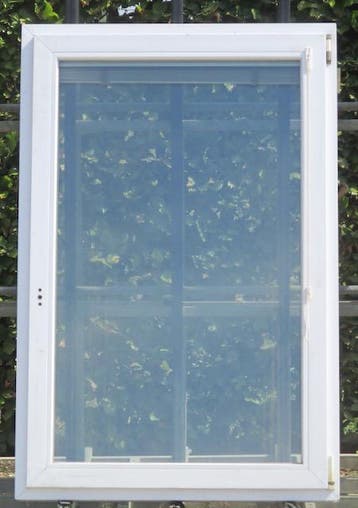 Pvc raam chassis met aluminium afwerking 96 x 145, Doe-het-zelf en Bouw, 75 tot 150 cm, Kunststof, Raamkozijn, Nieuw