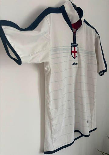 England Home football shirt worn during the 2003-2005 cycle, Nieuw