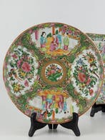 Schotel (2) - Porselein - Famille-rose borden