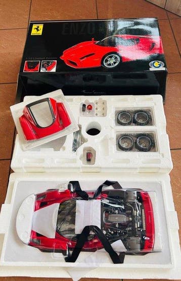 Grani & Partners 1:10 - Voiture miniature - Ferrari Enzo, Nieuw