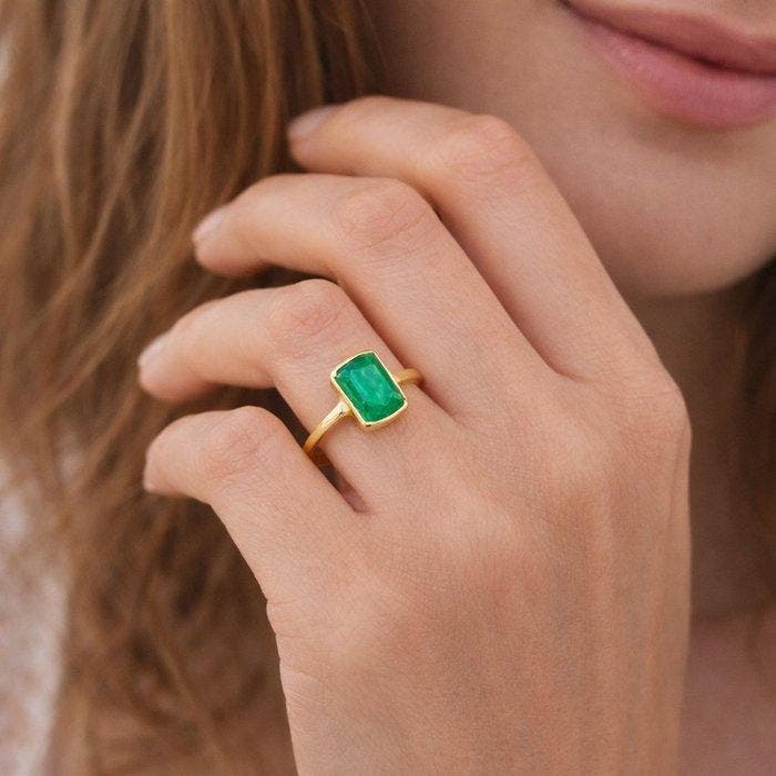 Ring - 18 karaat Geel goud - 1.60ct. tw. Smaragd, Bijoux, Sacs & Beauté, Bagues