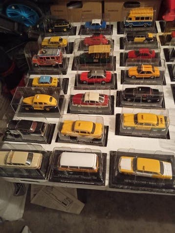 Altaya 1:43 - Modelauto (56) - Coches clásicos en miniatura