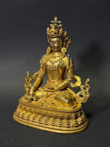 Beeld van Guanyin uit de 19e–20e eeuw, verguld brons,